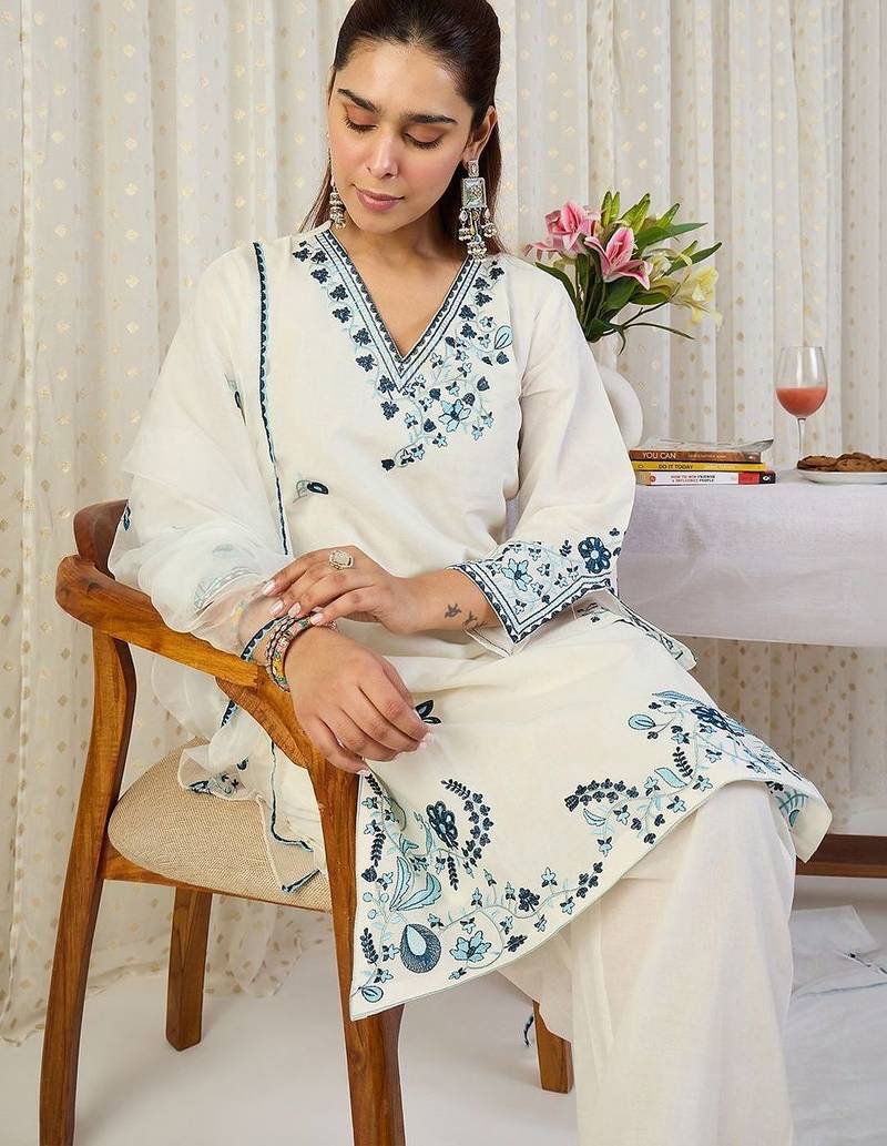 Ethnic Motifs Embroidered Thread Work Pure Cotton Kurta With Trousers & Dupatta