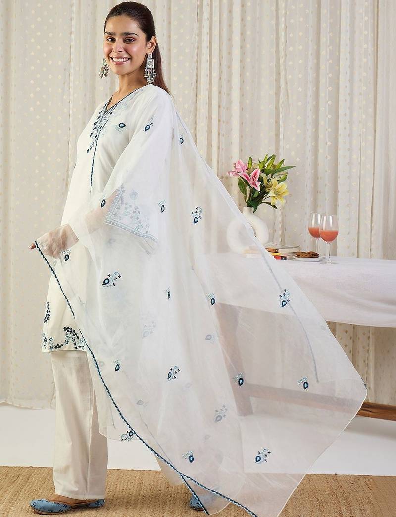 Ethnic Motifs Embroidered Thread Work Pure Cotton Kurta With Trousers & Dupatta