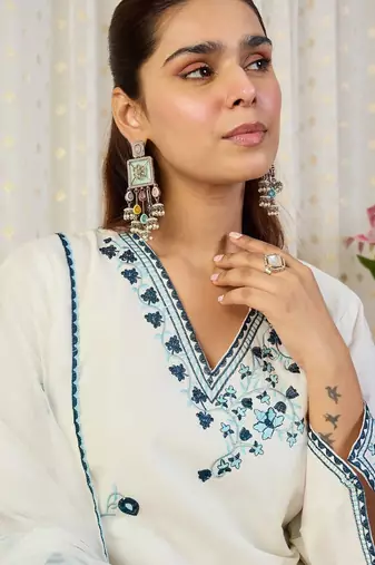 Ethnic Motifs Embroidered Thread Work Pure Cotton Kurta With Trousers & Dupatta