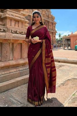 Maroon silk blend banarasi saree with unstitched blouse piece 1