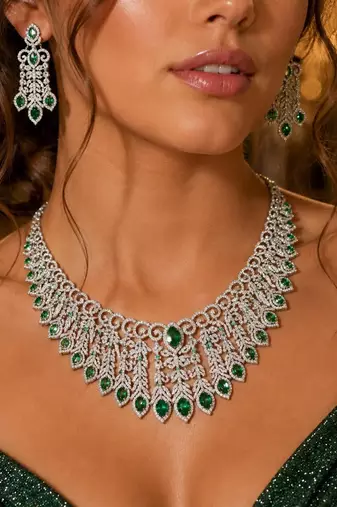 Emerald Green Teardrop Bridal Jewelry Set: Victorian Choker Necklace, Dangle Earrings