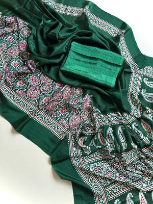Green Color Printed And Mirror Work Silkm Blend Saree 3
