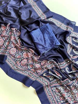 Nevy Blue Color Printed And Mirror Work Silkm Blend Saree 3