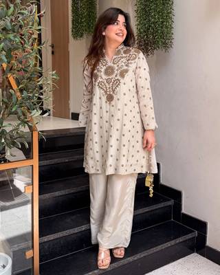 Women's cream crepe straight kurta set with palazzo 3