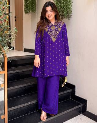 Women's purple crepe straight kurta set with palazzo 1