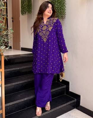 Women's purple crepe straight kurta set with palazzo 3