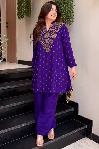 Women's purple crepe straight kurta set with palazzo