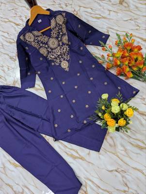 Women's purple crepe straight kurta set with palazzo 5