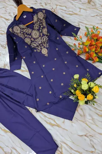 Women's purple crepe straight kurta set with palazzo