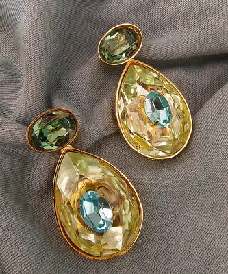 Gold plated green stone swarovski crystal dangler earrings 3