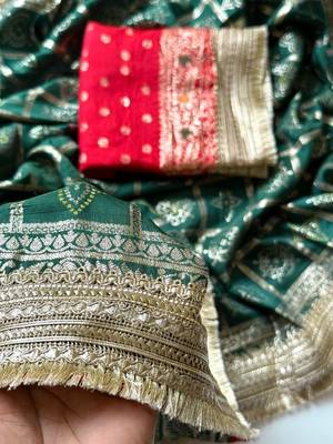 Green Color Zari Weaving Work Silk Blend Saree 4