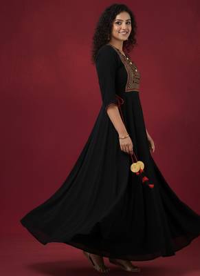 Ftdiva women's  embroidered anarkali black printed kurti in rayon 3