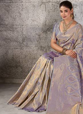 magenta kanchipuram silk blend saree with blouse 3