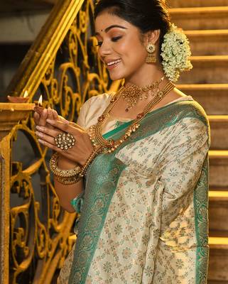 green banarasi silk blend saree with blouse 2