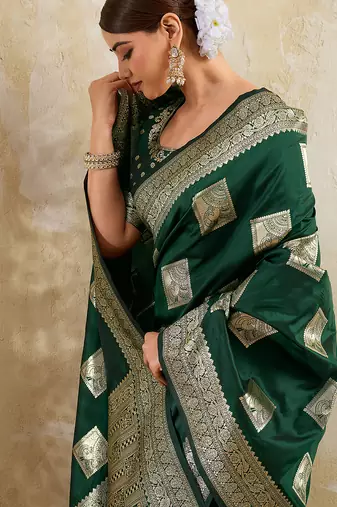Green silk blend saree with blouse
