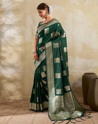 Green silk blend saree with blouse 3