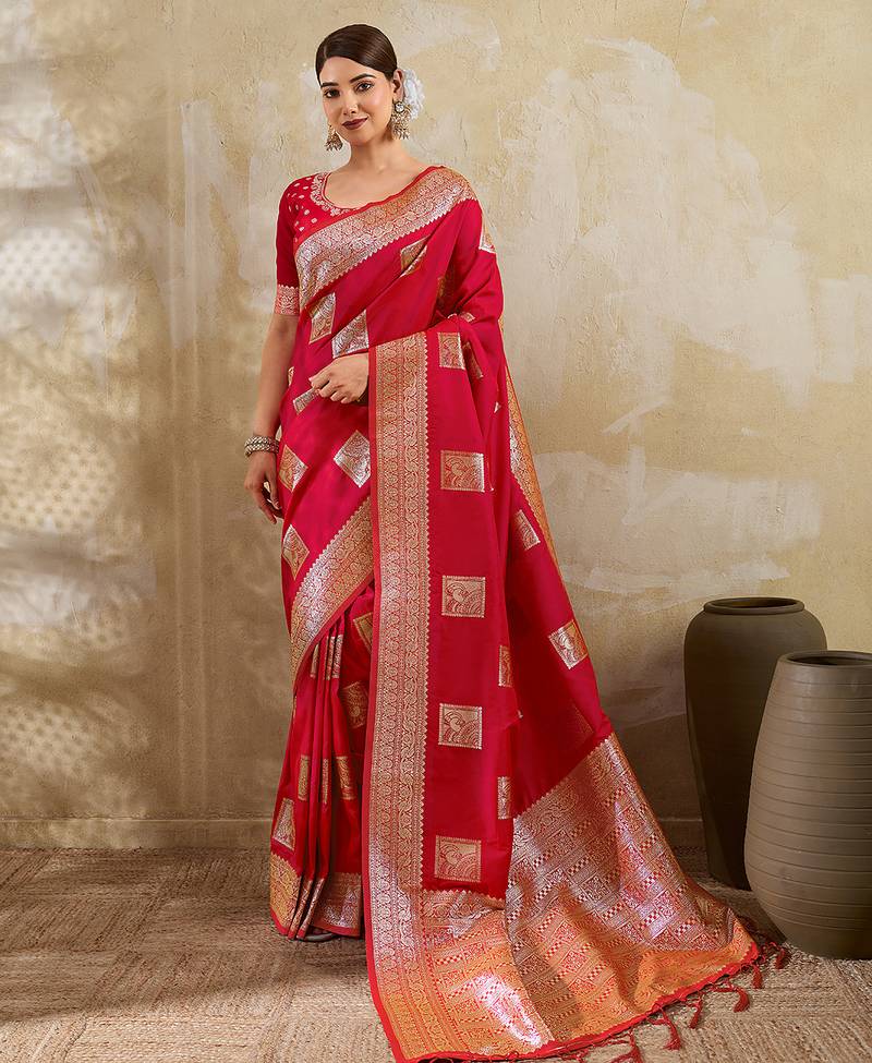 Red silk blend saree with blouse