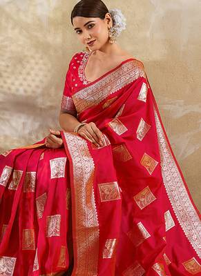 Red silk blend saree with blouse 3