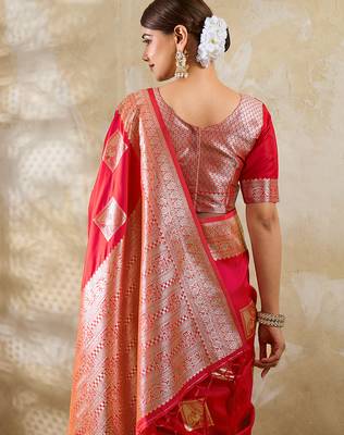 Red silk blend saree with blouse 4