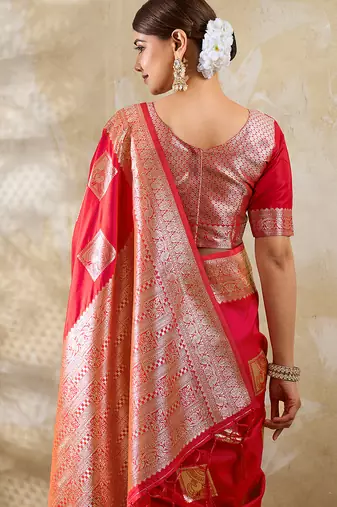 Red silk blend saree with blouse