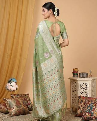 Green linen saree with blouse 3