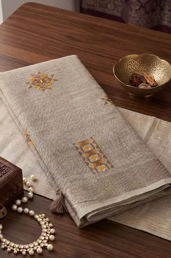 L brown linen saree with blouse