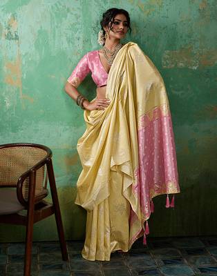 Yellow linen saree with blouse 2