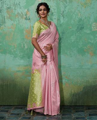 Pink linen saree with blouse 3