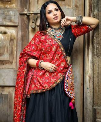 Black Color Digital Print And Mirror Work Cotton Lehenga Choli 3