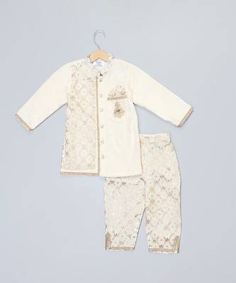 Off white embroidered velvet kurta set 3