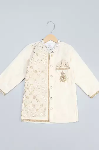 Off white embroidered velvet kurta set