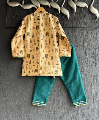Beige printed cotton silk kurta set 4