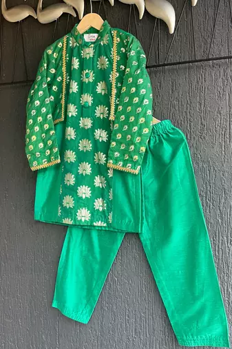 Parrot green printed chanderi kurta set