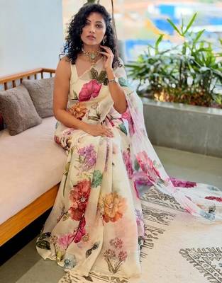Cream silk blend floral print printed saree 3