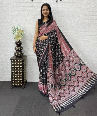 Black crepe mirror work printed saree 3