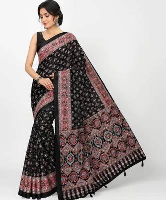 Black crepe mirror work printed saree 4