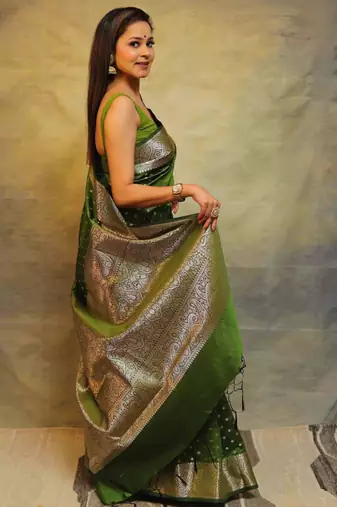 Green silk blend zari woven woven saree