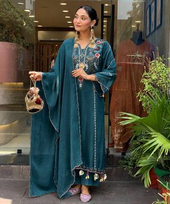Women's teal chanderi straight kurta set with dupatta and pant 1