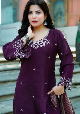 Women’s wine embroidered kurta pant set with striped dupatta 3