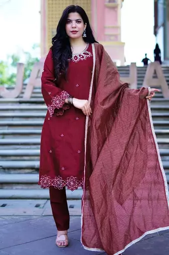 Women   s maroon embroidered kurta pant set with striped dupatta