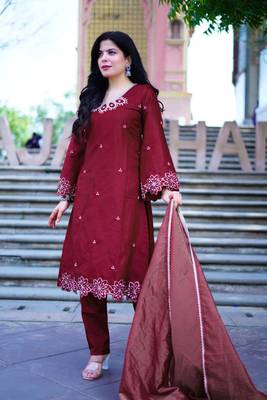 Women   s maroon embroidered kurta pant set with striped dupatta 2