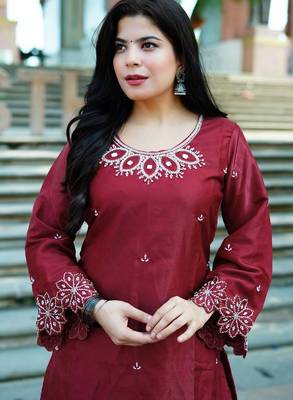 Women   s maroon embroidered kurta pant set with striped dupatta 4