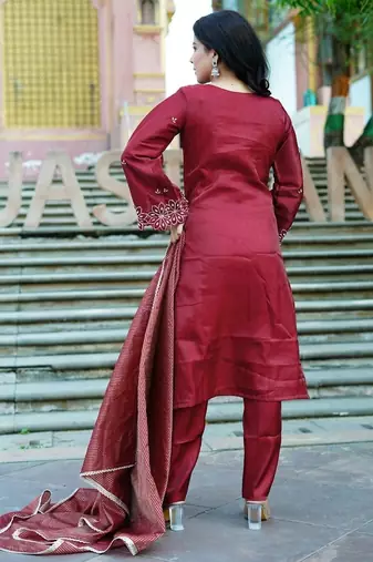 Women   s maroon embroidered kurta pant set with striped dupatta