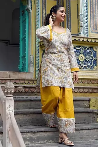 Mustard yellow & white paisley print ethnic co-ord set