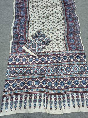 Women   s white printed saree with traditional beautiful print and with real mirror work 2