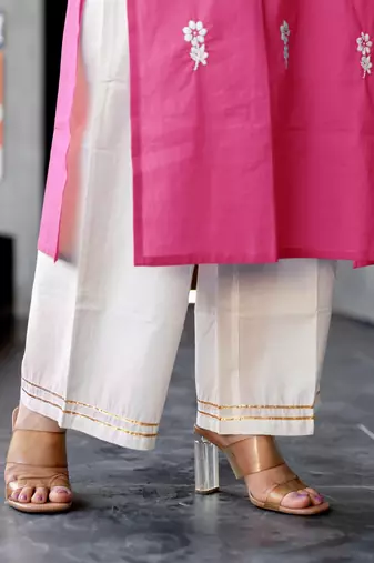 Mirchi Fashion Women's Pink Thread Embroidery Work Pure Cotton Kurti With Bottom Set