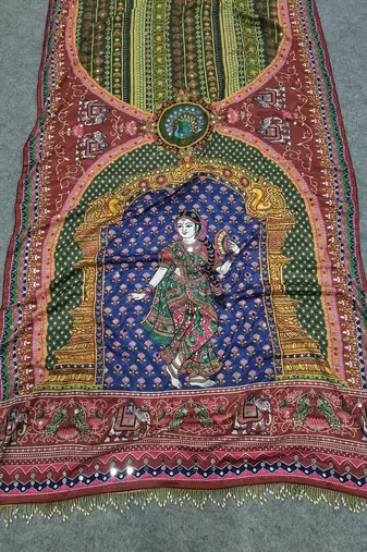 Women   s traditional printed silk blend saree with krishna kalamkari style art print,