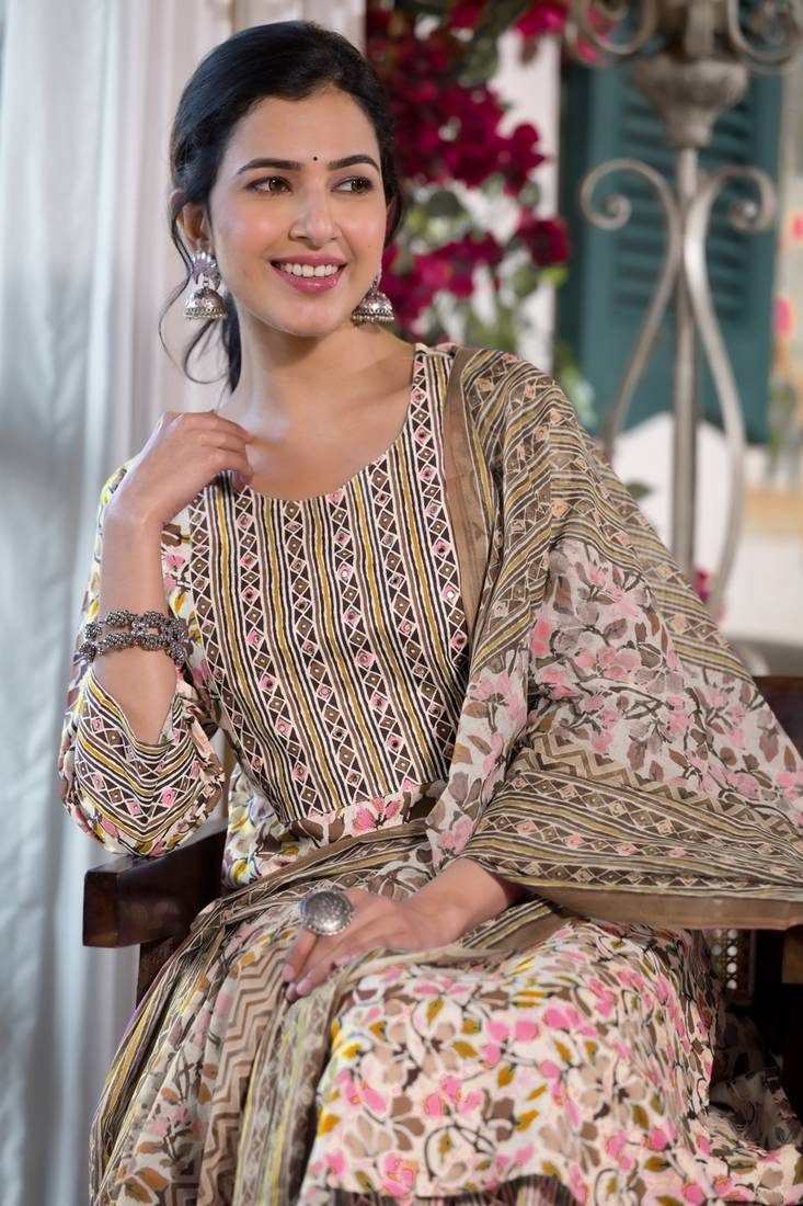 Mirchi Fashion Women's Pink Floral Print Pure Cotton Kurti With Bottom & Dupatta set