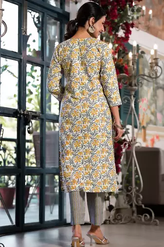 Mirchi Fashion Women's White Floral Print Pure Cotton Kurti With Bottom & Dupatta set