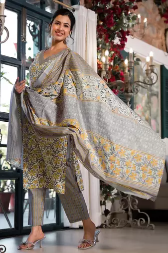 Mirchi Fashion Women's White Floral Print Pure Cotton Kurti With Bottom & Dupatta set